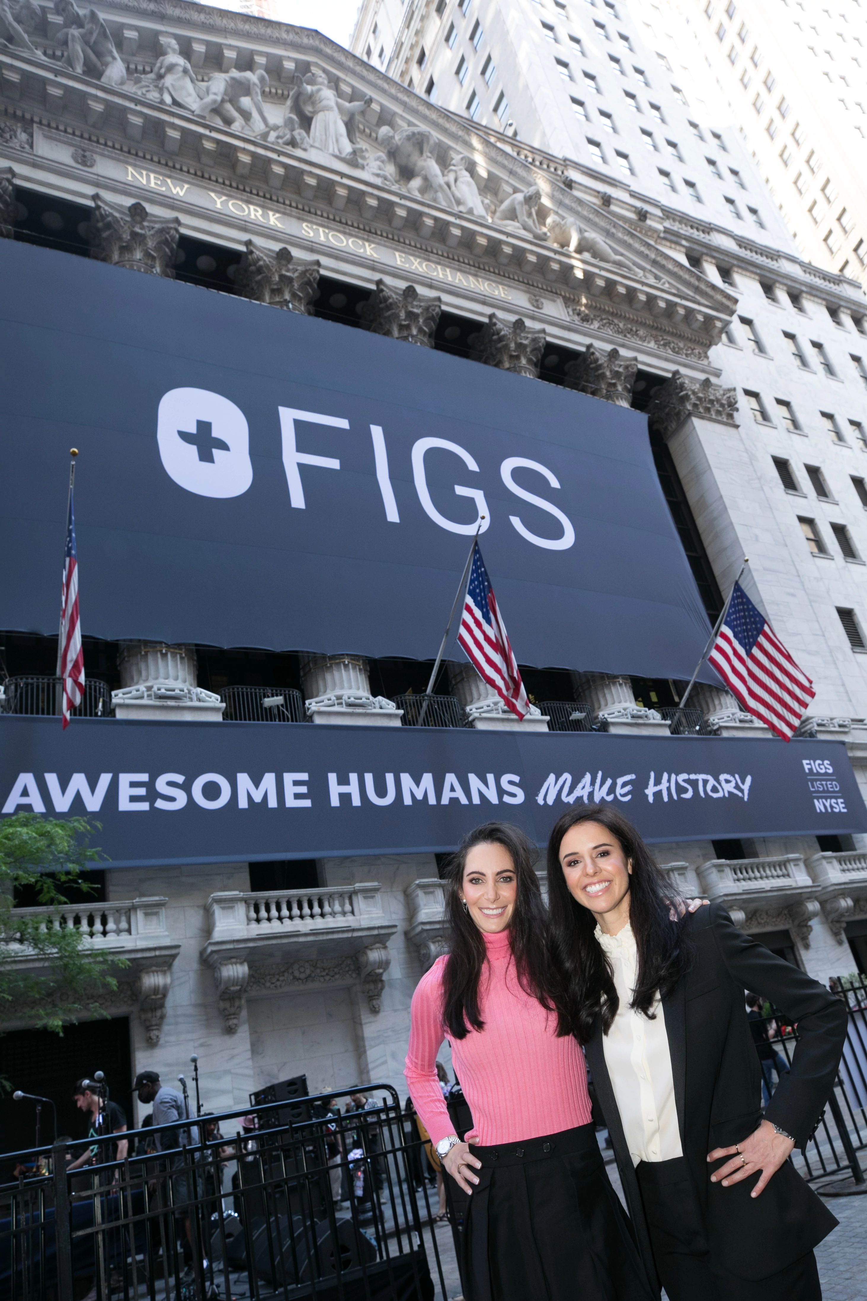 FIGS’ co-founders in front of the NYSE